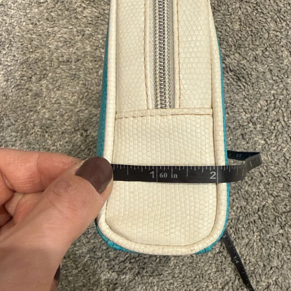 Moroccanoil | Turquoise Cosmetic Case